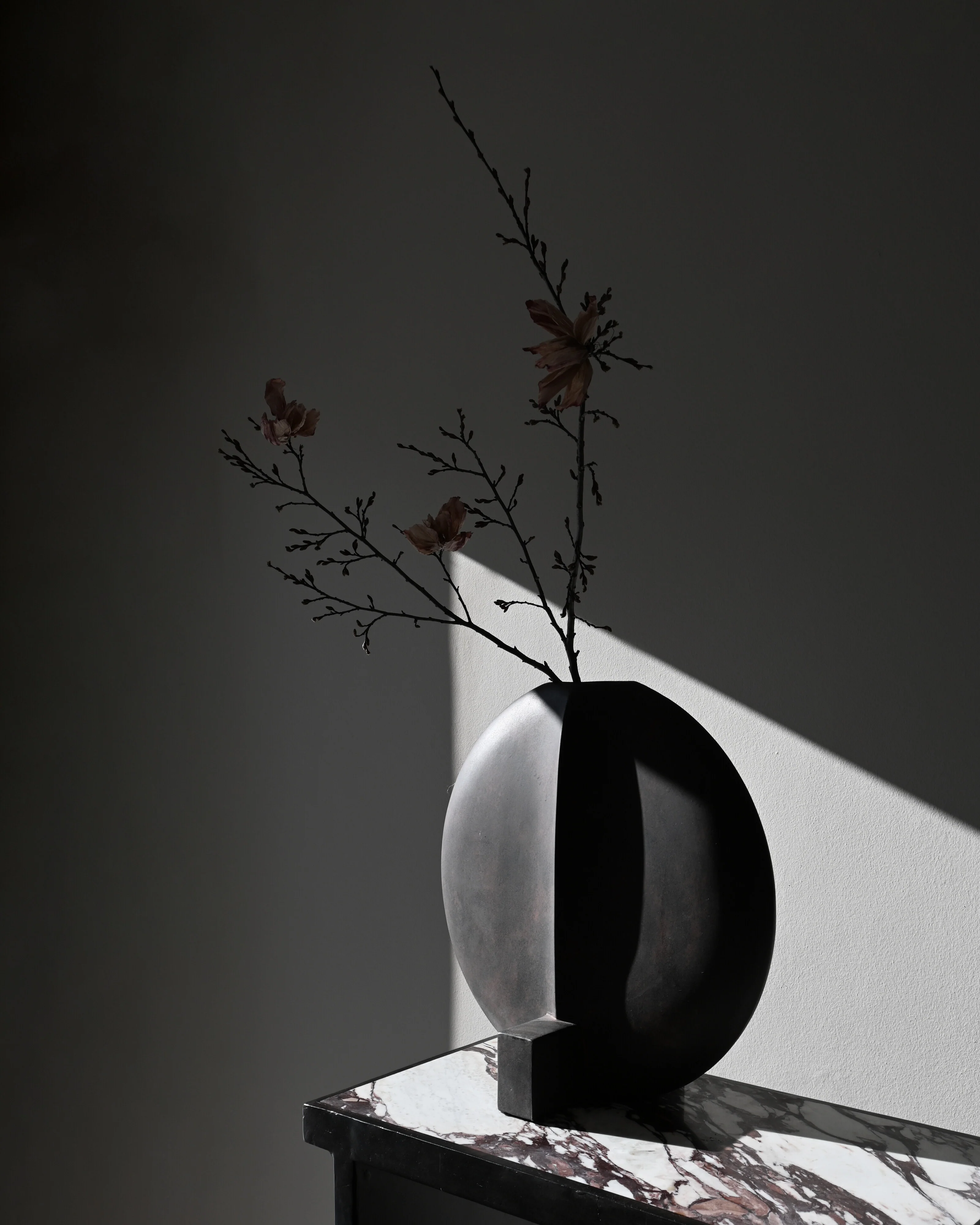 Arc Console - Calacatta - Image 5