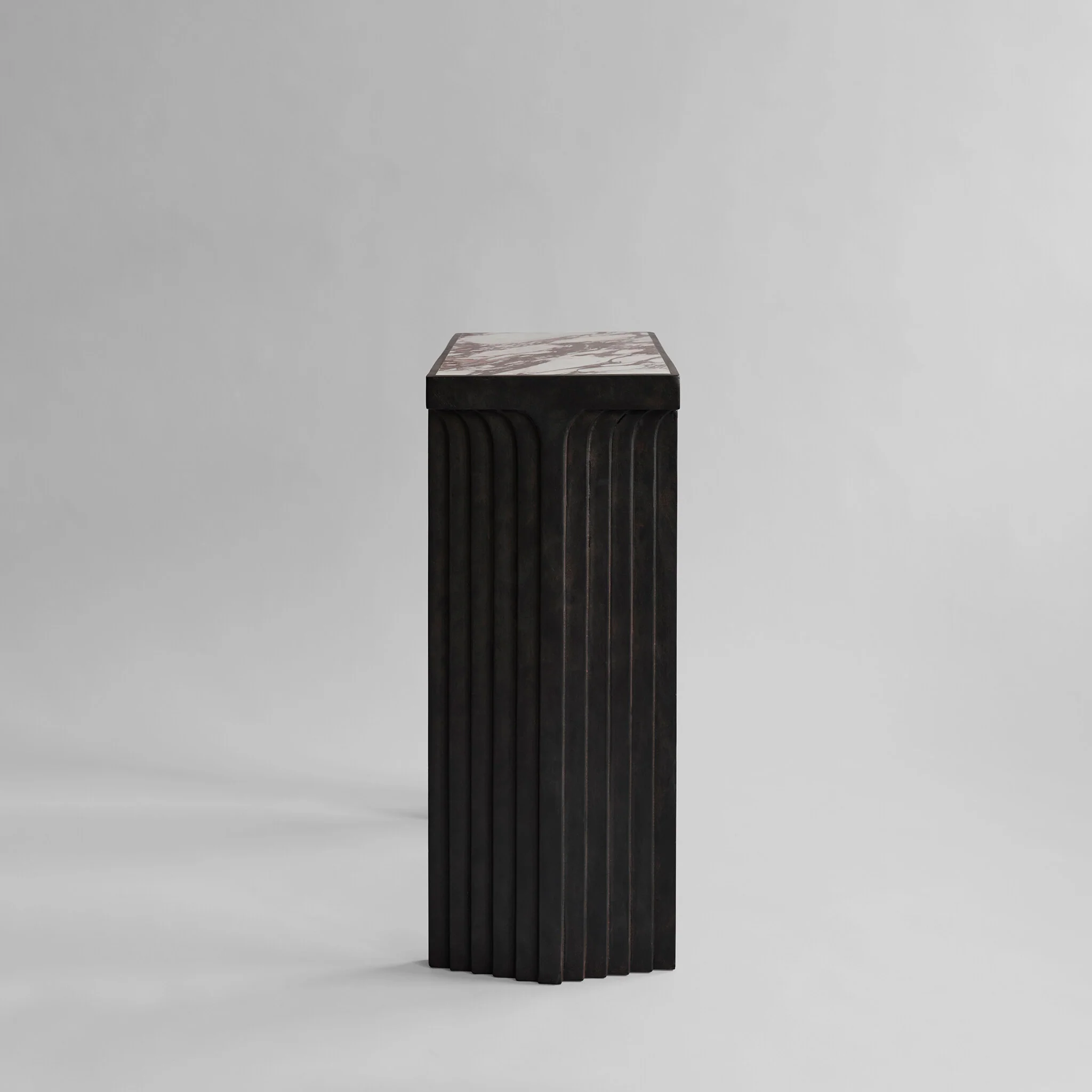 Arc Console - Calacatta - Image 6