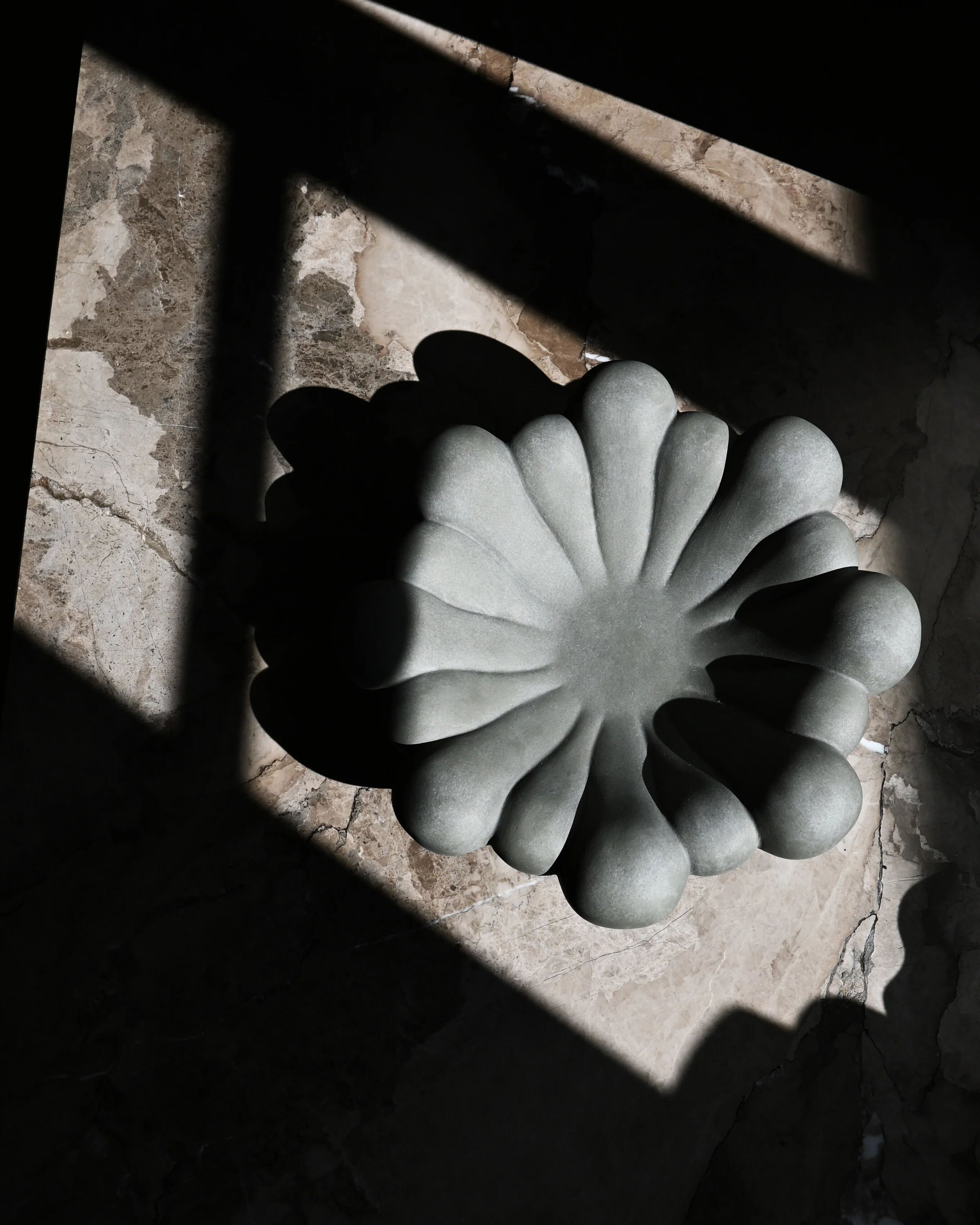 Bloom Tray, Medio - Dark Grey - Image 3